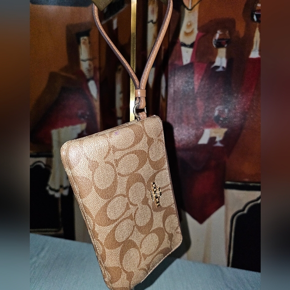 Coach Brown Signature Wallet - Picture 7 of 7